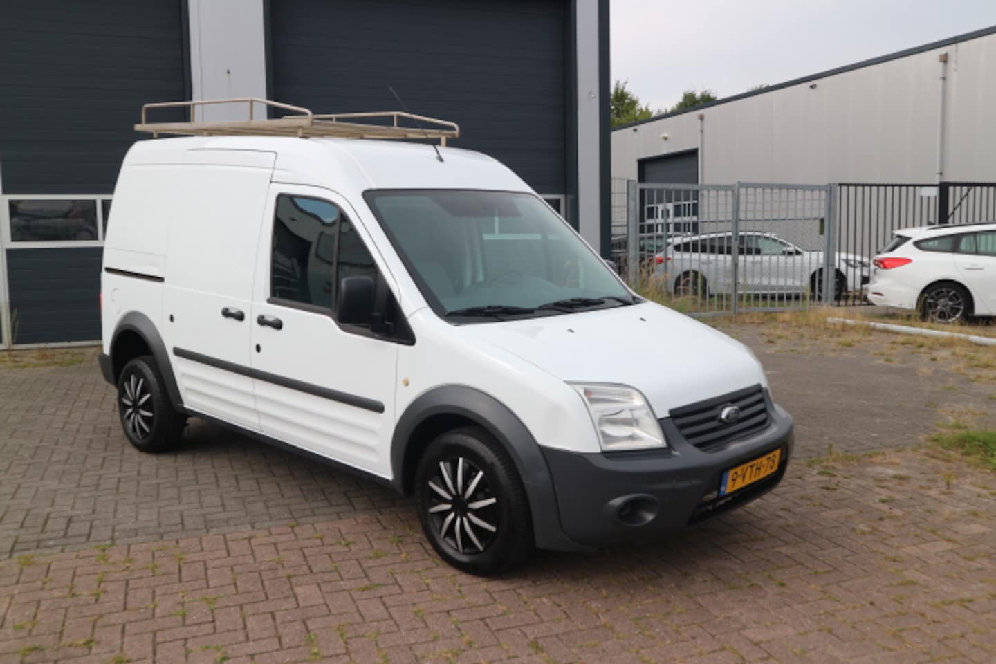 Ford Transit Connect - T230L 1.8 TDCi Ambiente T230L 1.8 TDCi Ambiente - AutoWereld.nl