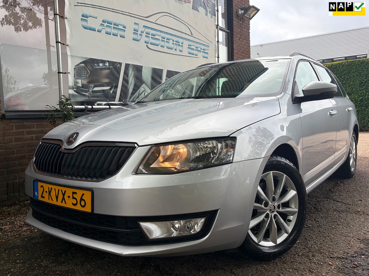Skoda Octavia Combi - 1.6 TDI Ambition Businessline|Automaat|Leder|clima|EXPORT| - AutoWereld.nl