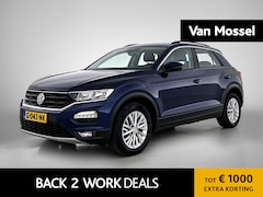 Volkswagen T-Roc - 1.5 TSI Style | ACHTERUITRIJCAMERA | TREKHAAK | NAVIGATIE | APPLE CARPLAY / ANDROID AUTO |