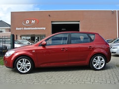 Kia Cee'd - 1.6 X-ecutive airco inruil mogelijk nap