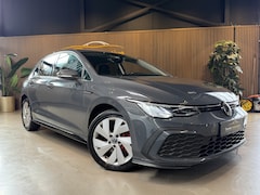 Volkswagen Golf - 2.0 TDI Style AUTOMAAT | STOELVERWARMING |