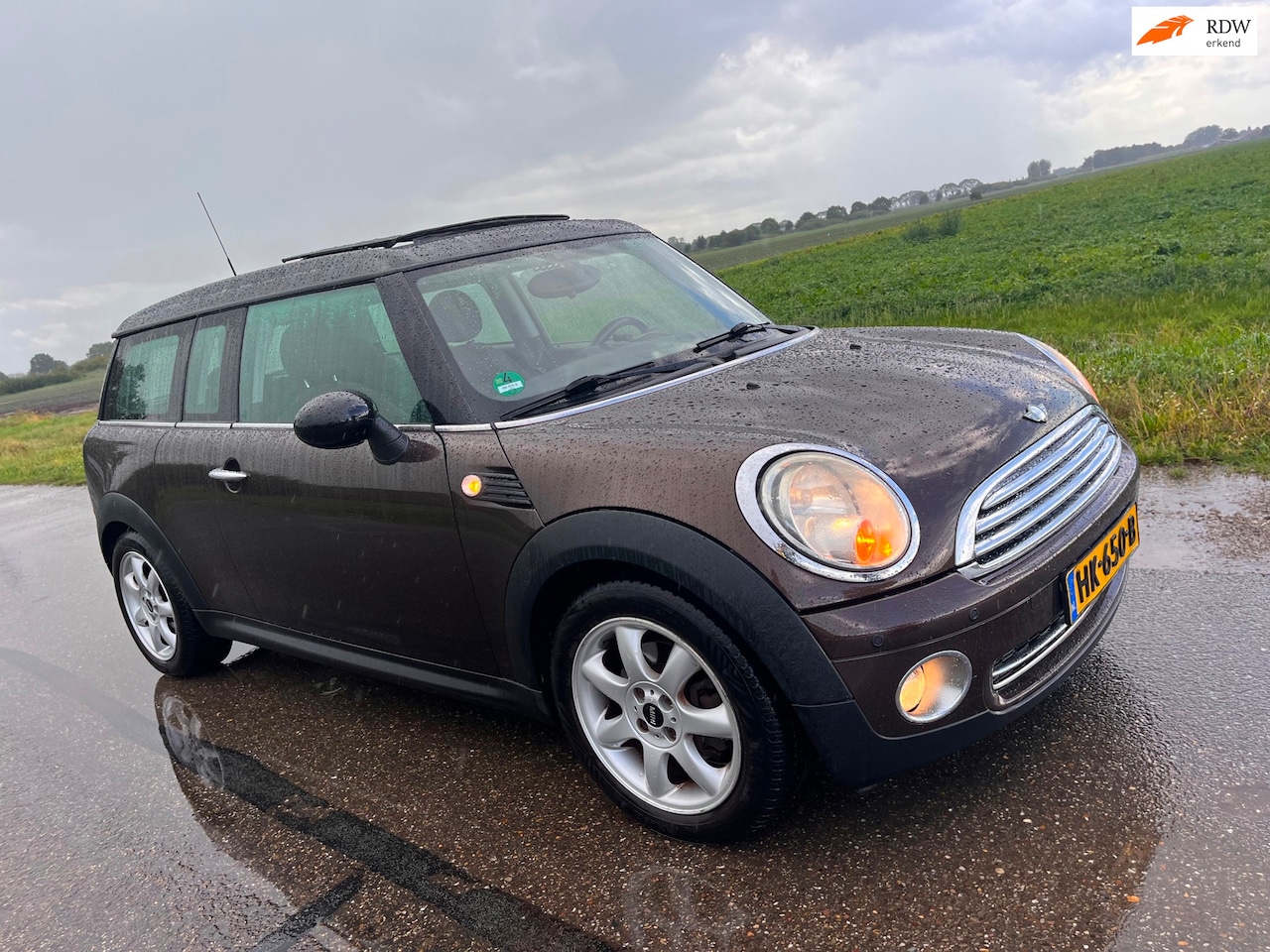 MINI Clubman - 1.6 Cooper / pano / leder. Nwe apk ! - AutoWereld.nl