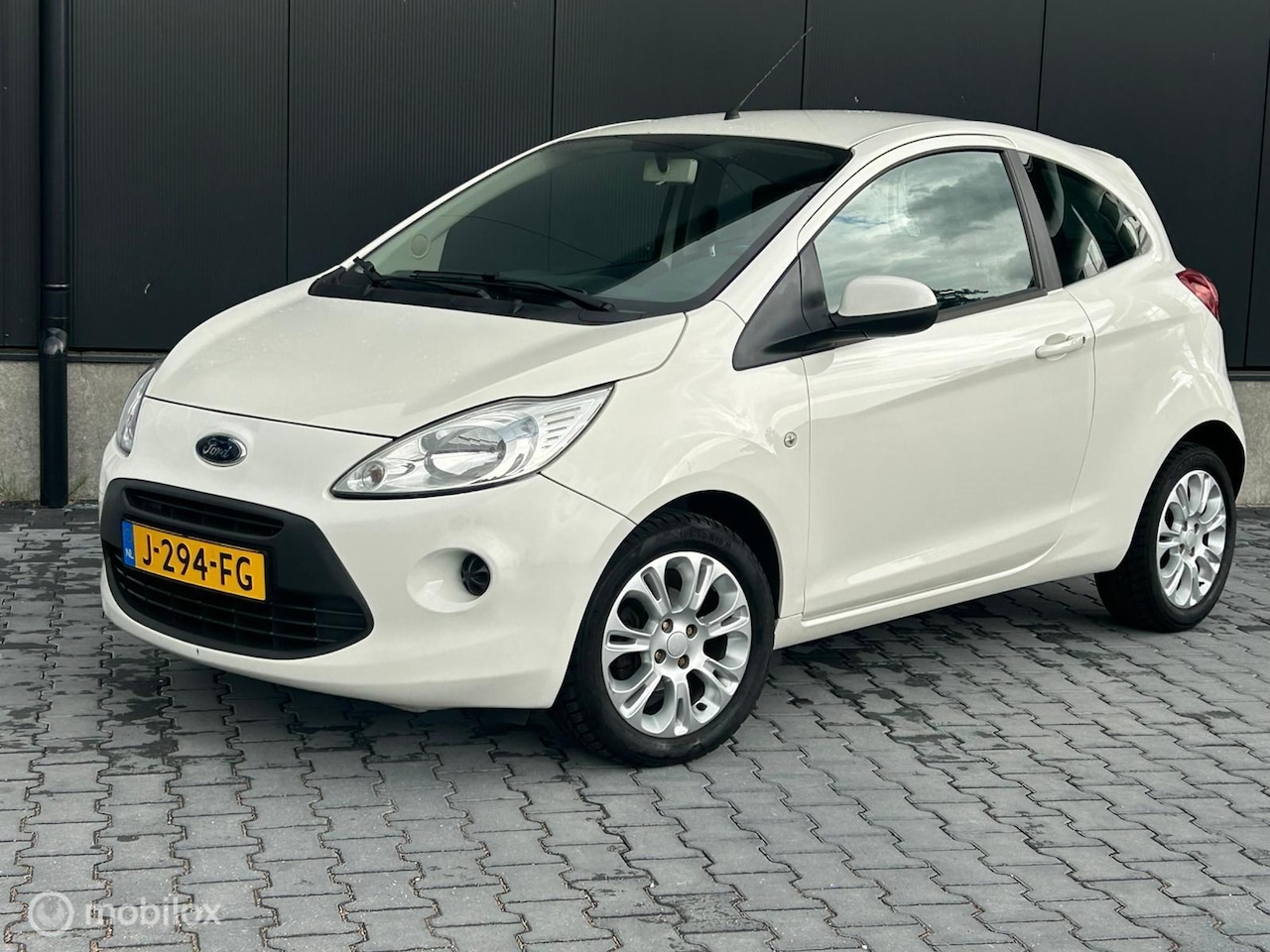 Ford Ka - 1.2 Titanium X Airco, stoelverwarming, zeer netjes - AutoWereld.nl