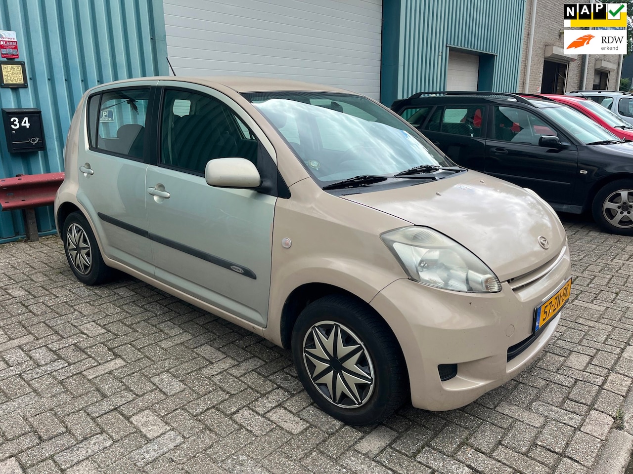 Daihatsu Sirion 2 - 1.3-16V Prestige 5 deurs airco - AutoWereld.nl