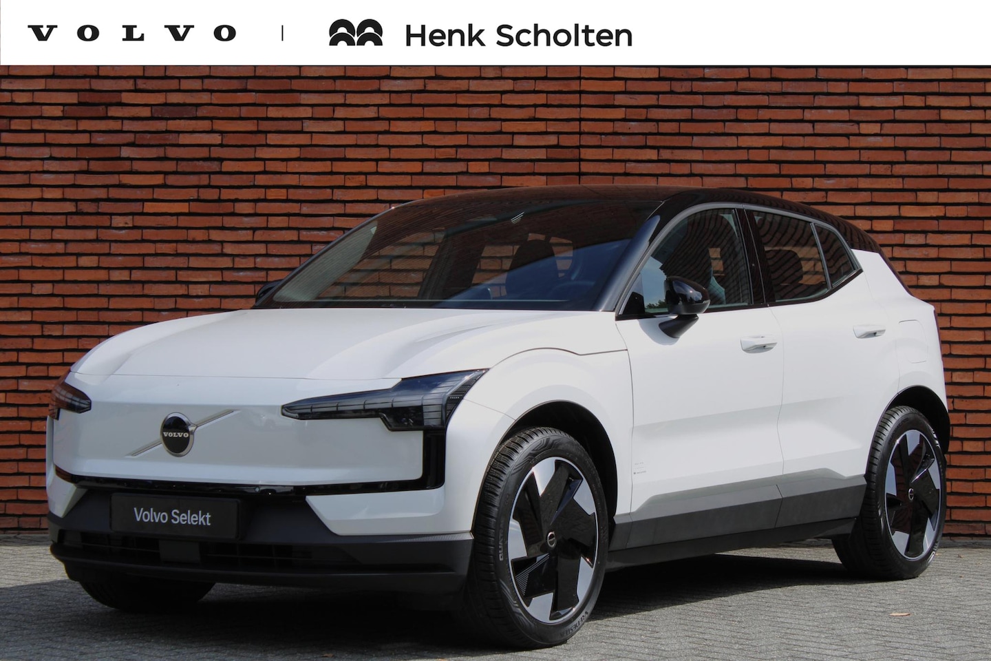 Volvo EX30 - Single Motor Extended Range Plus 69 kWh | Stoel-/ stuurwielverwarming | Trekhaak, inklapba - AutoWereld.nl