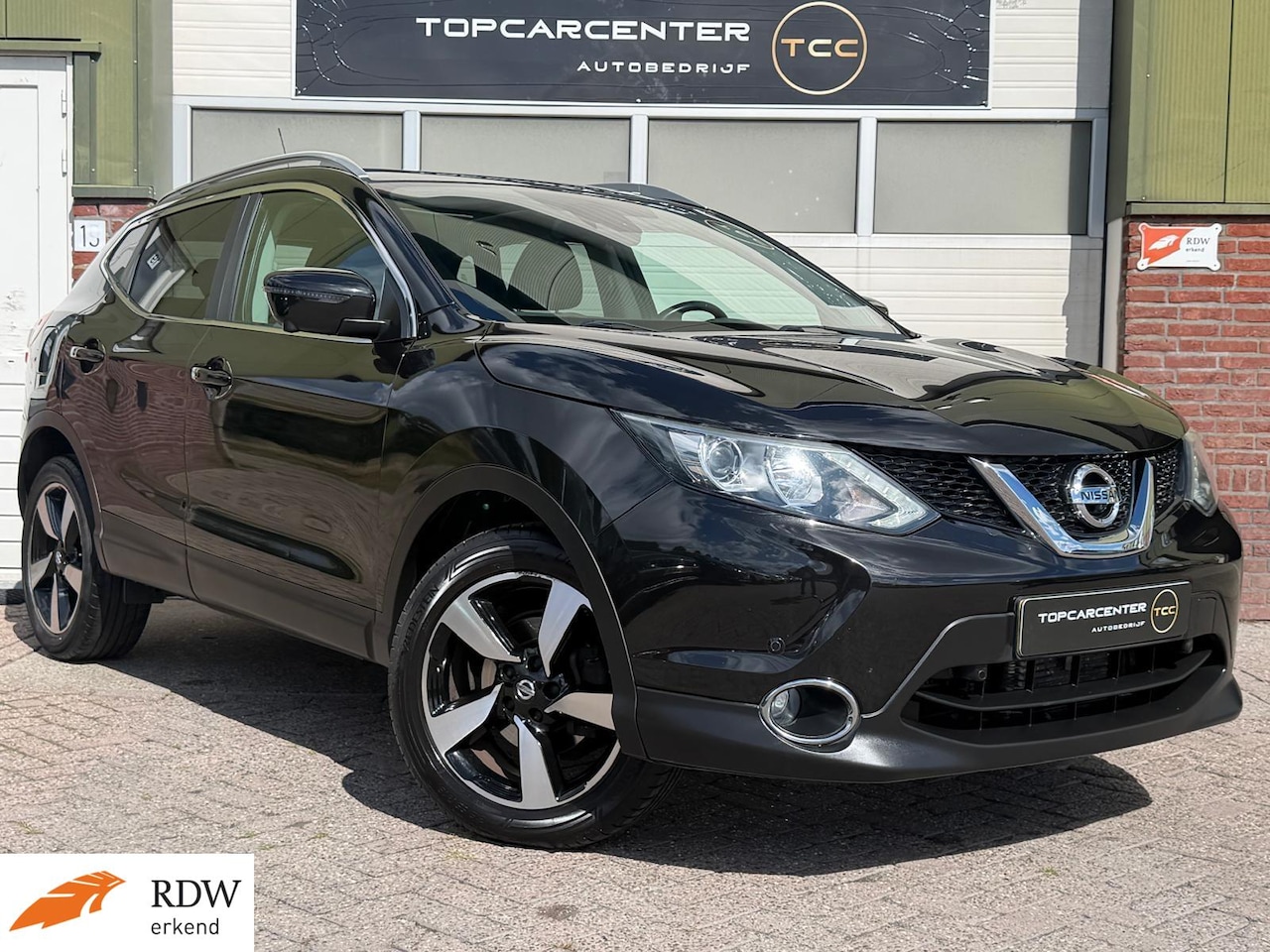 Nissan Qashqai - 1.2 N-Connecta/PANO/AUT/CAMERA/NAVI/PARKS/APK - AutoWereld.nl