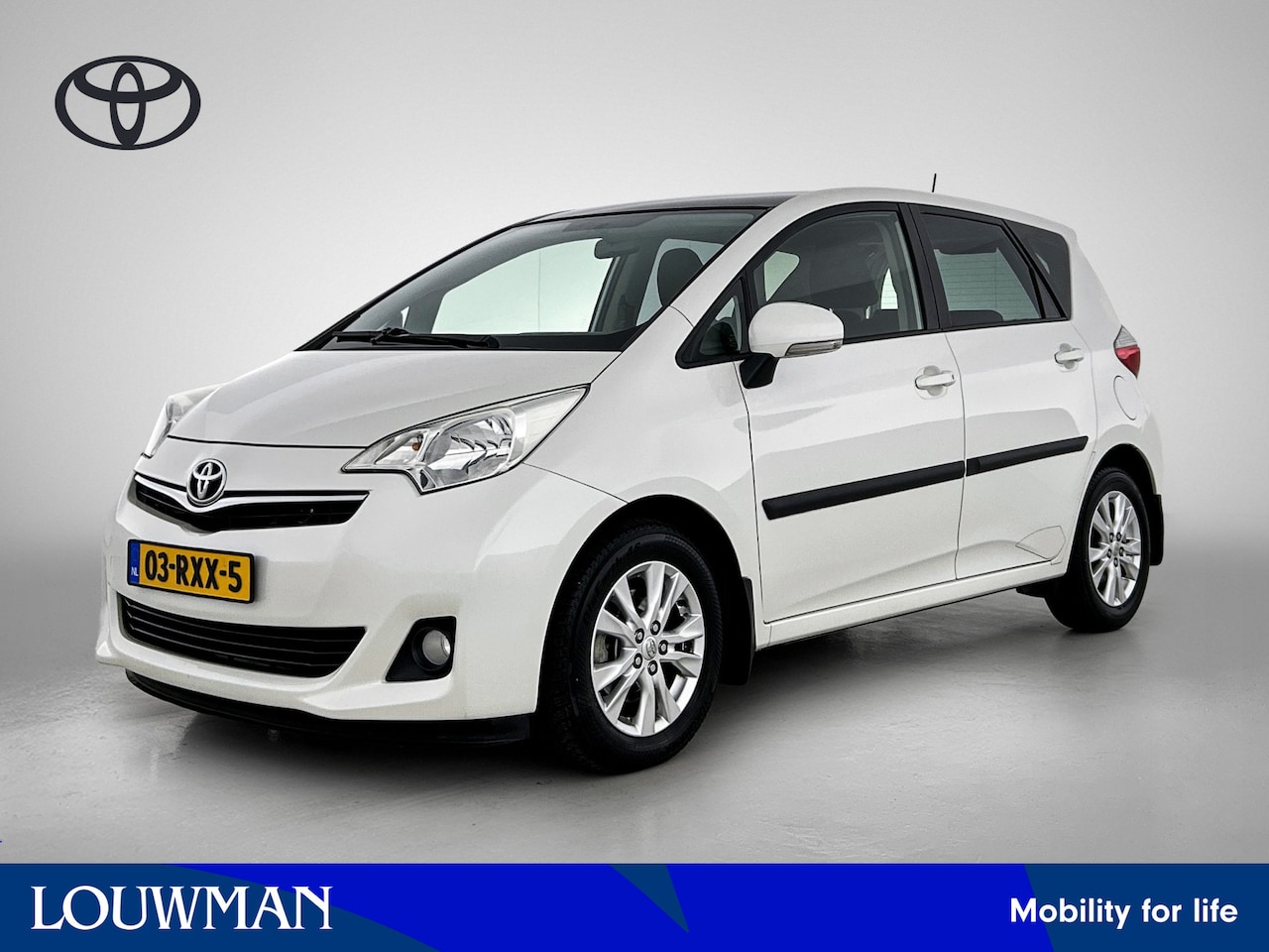 Toyota Verso S - 1.3 VVT-i Aspiration | Trekhaak | Panoramadak | - AutoWereld.nl