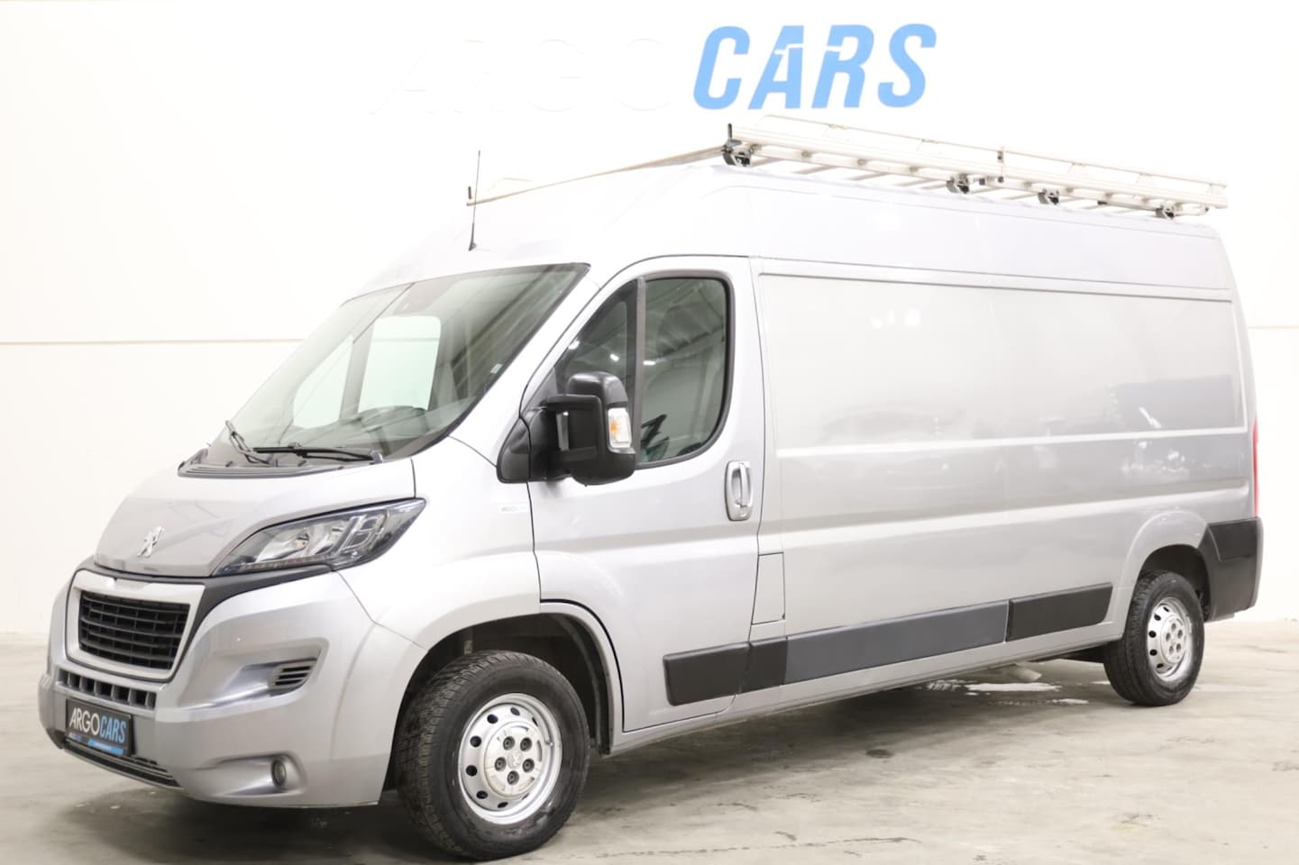 Peugeot Boxer - 2.2 BlueHDi L3/H2 GRIJS 165PK LED IMPERIAAL NAVI AIRCO CRUISE CONTROL PDC LEASE V/A € 98,- - AutoWereld.nl