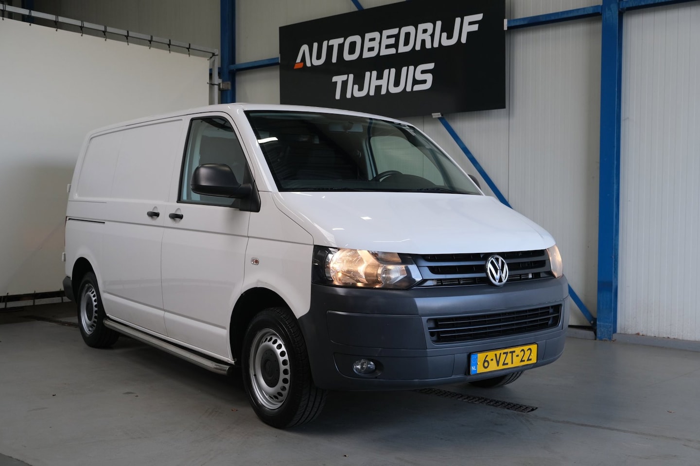 Volkswagen Transporter - 2.0 TDI L1H1 3P - N.A.P. Airco, Trekhaak. - AutoWereld.nl