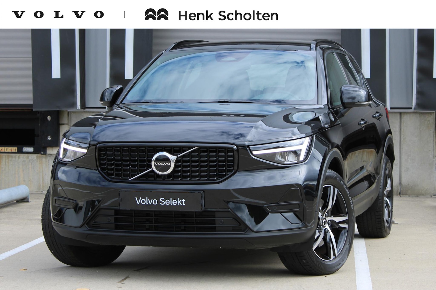 Volvo XC40 - B4 Plus Dark | Trekhaak | Verwarmbare voorstoelen en stuurwiel | 4 seizoenen banden | Prem - AutoWereld.nl