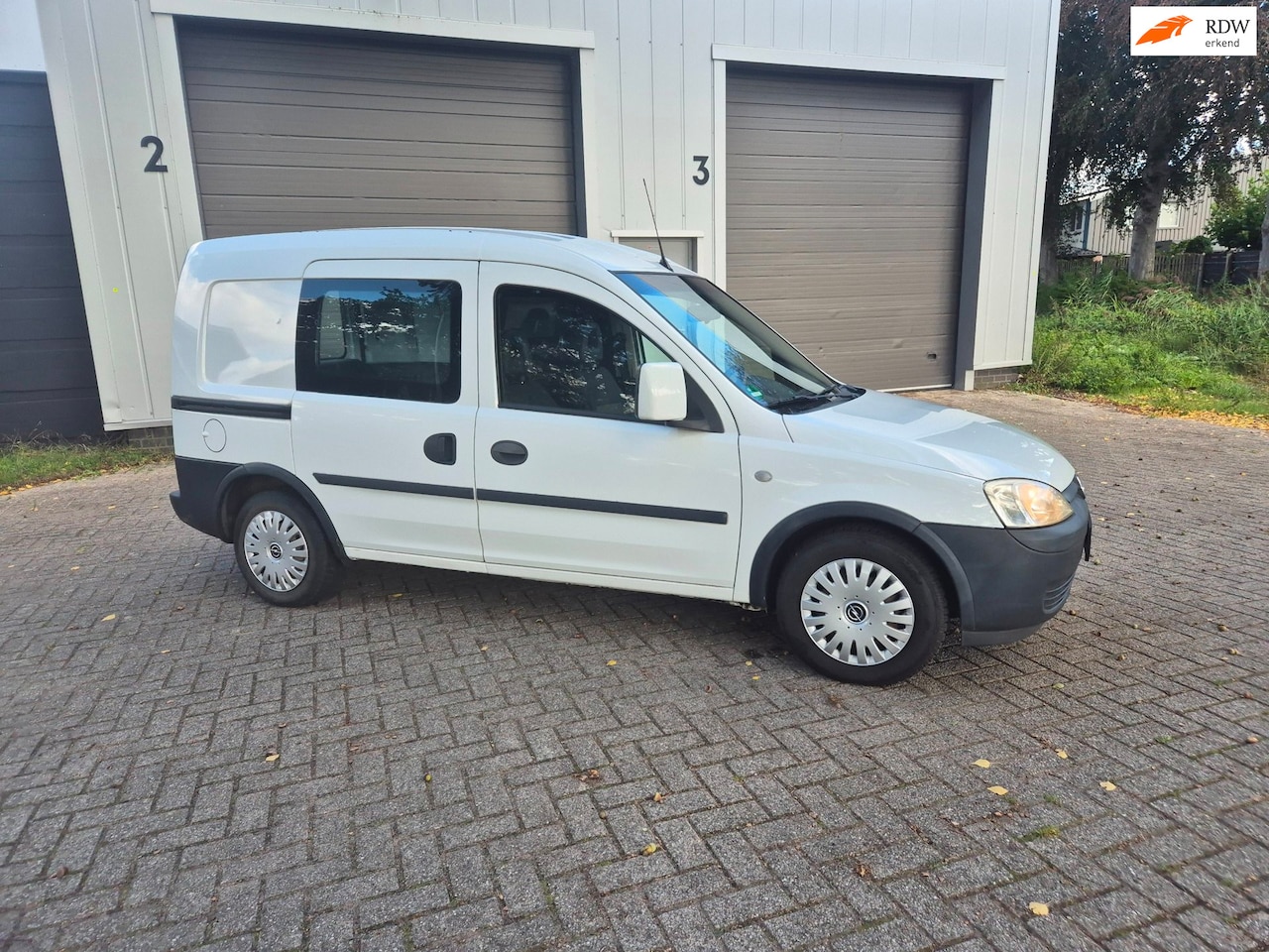 Opel Combo - 1.4-16V AIRCO 2X SCHUIFDEUR 130000KM 30EURO P/M BELASTING - AutoWereld.nl