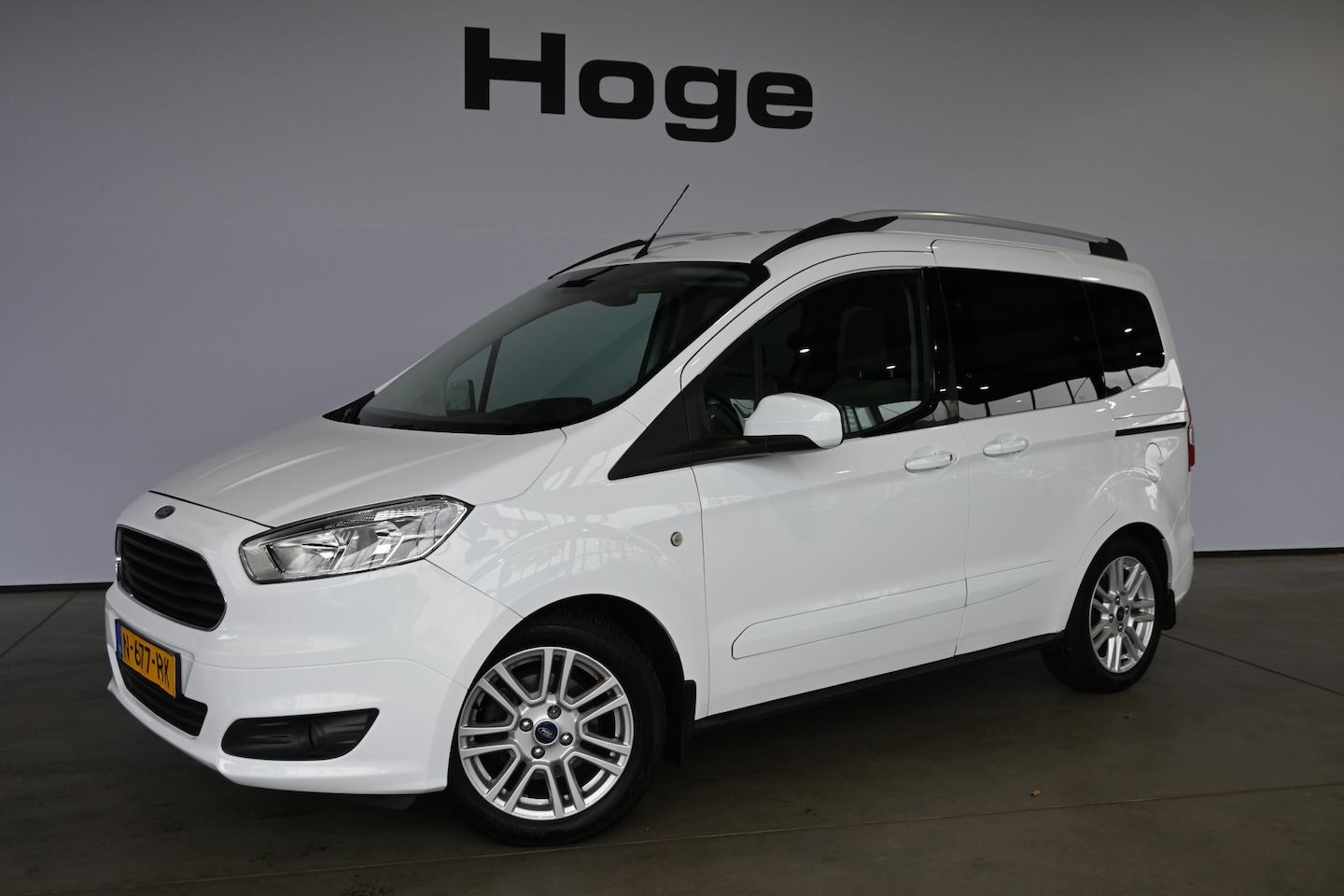 Ford Tourneo Courier - 1.0 Titanium Clima Navigatie 2x Schuifdeur Stoelverwarming Cruise Control Rijklaarprijs! I - AutoWereld.nl
