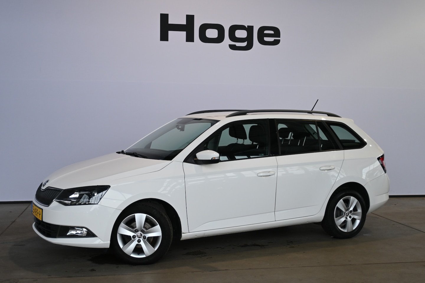 Skoda Fabia Combi - 1.0 TSI Ambition Business Airco Navigatie Cruise Control Rijklaarprijs Inruil Mogelijk! - AutoWereld.nl