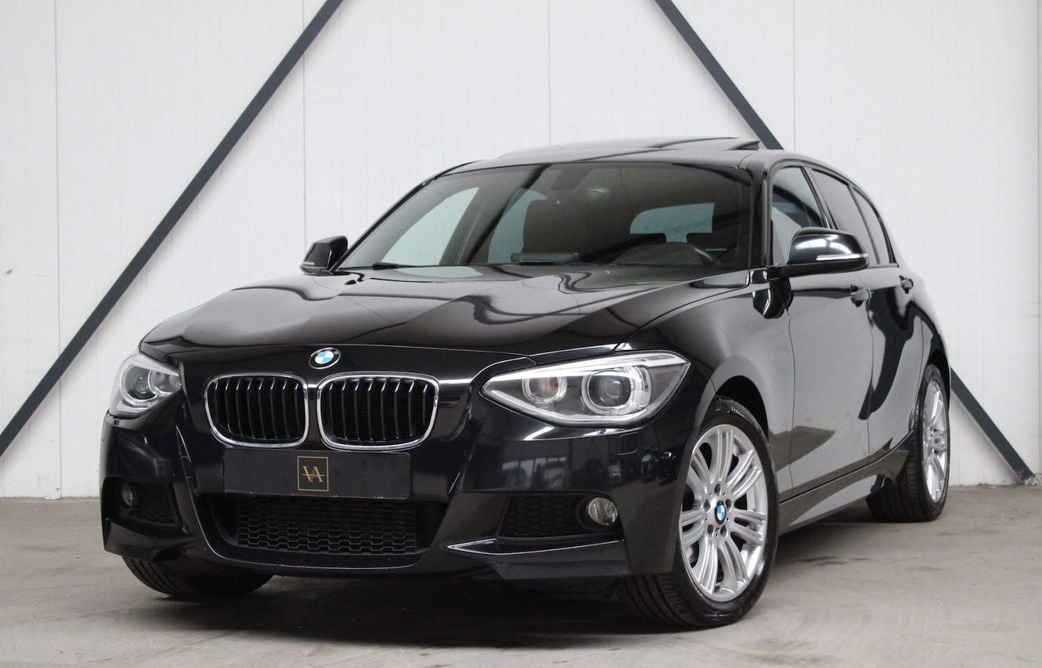 BMW 1-serie - 116i M-Sportpakket l Dakraam l Xenon l Groot NAVI - AutoWereld.nl