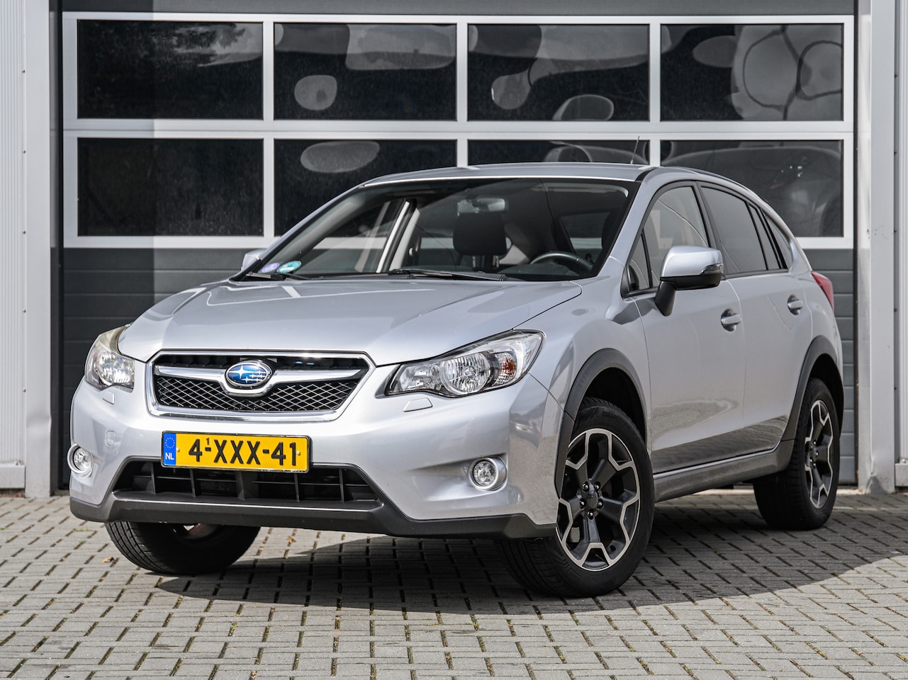 Subaru XV - 2.0i Luxury Plus AWD | Navi | Xenon | Camera | Climate control | Trekhaak | Stoelverwarmin - AutoWereld.nl