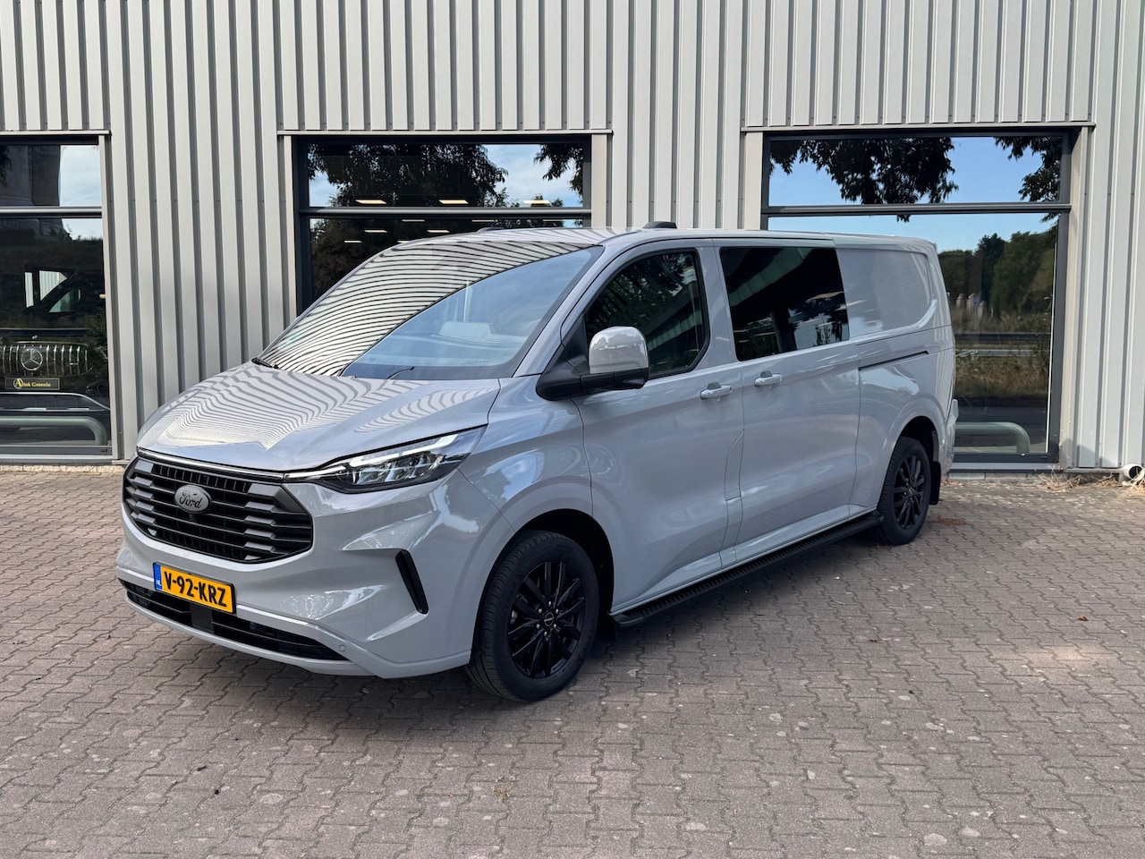 Ford Transit Custom - 320 L2 Limited Stoel + Stoel 170 Pk 2x Schuifdeur Wegklapbare trekhaak Automaat Middencons - AutoWereld.nl