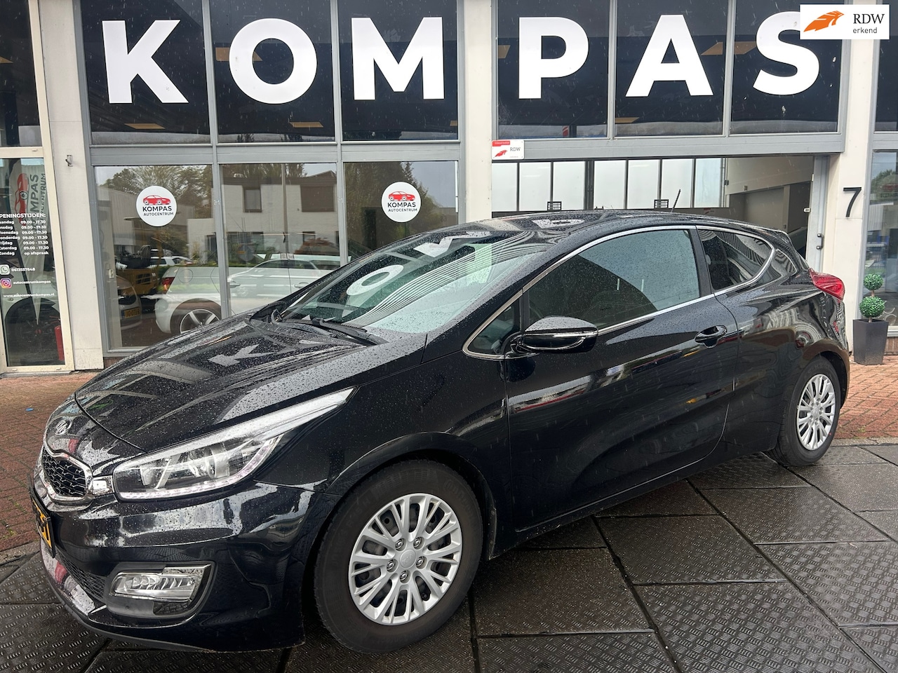 Kia Pro cee'd - 1.6 GDI BusinessLine |Camera|AIRCO|Cruise|Nw.APK|PDC|Navi|Bluetooth|S&S|Usb|AUX|MultiStuur - AutoWereld.nl