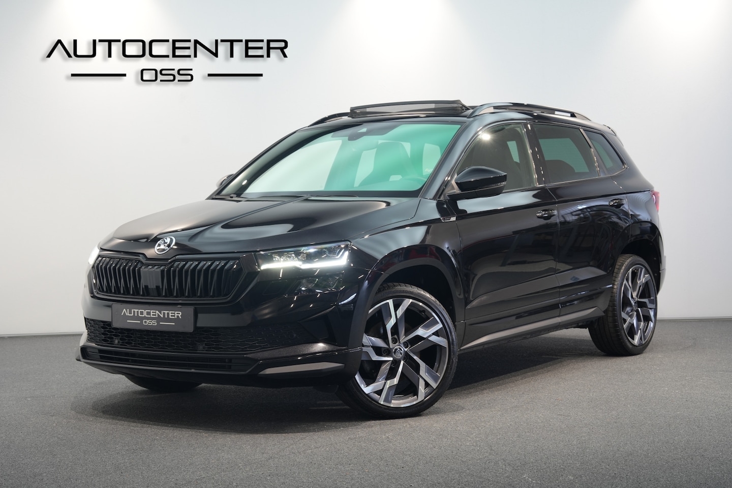 Skoda Karoq - 1.5 TSI ACT Sportline ✅ FACELIFT ✅ PANO ✅ CAMERA ✅ ADAP.CRUISE ✅ CARPLAY / ANDROID AUTO - AutoWereld.nl