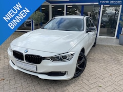 BMW 3-serie Touring - 320d Luxury Line Trekhaak / Cruise controle / Keyless entry + start