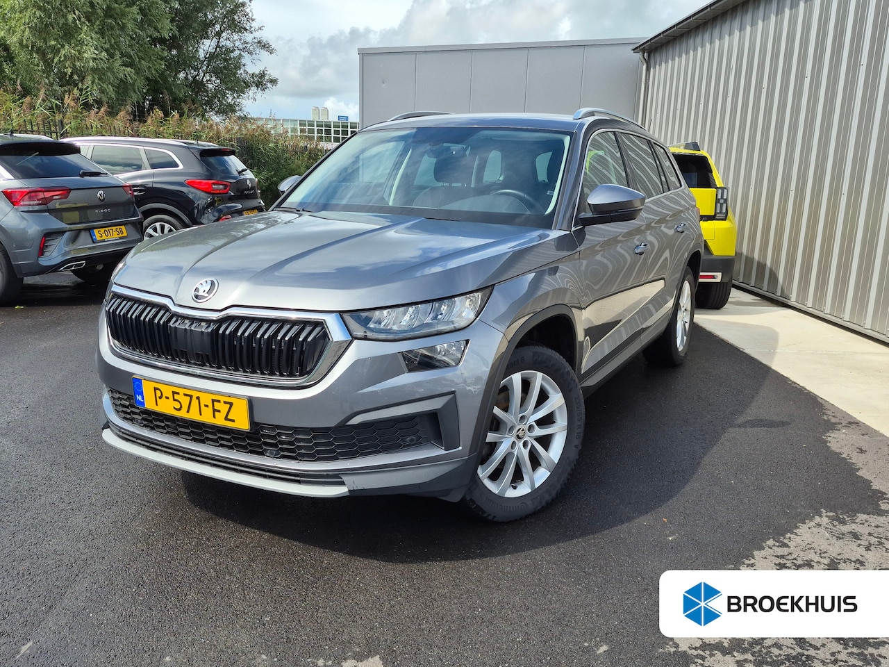 Skoda Kodiaq - 1.5 TSI Business Edition 150PK | Trekhaak uitklapbaar | Achteruitrijcamera | Navi | App co - AutoWereld.nl