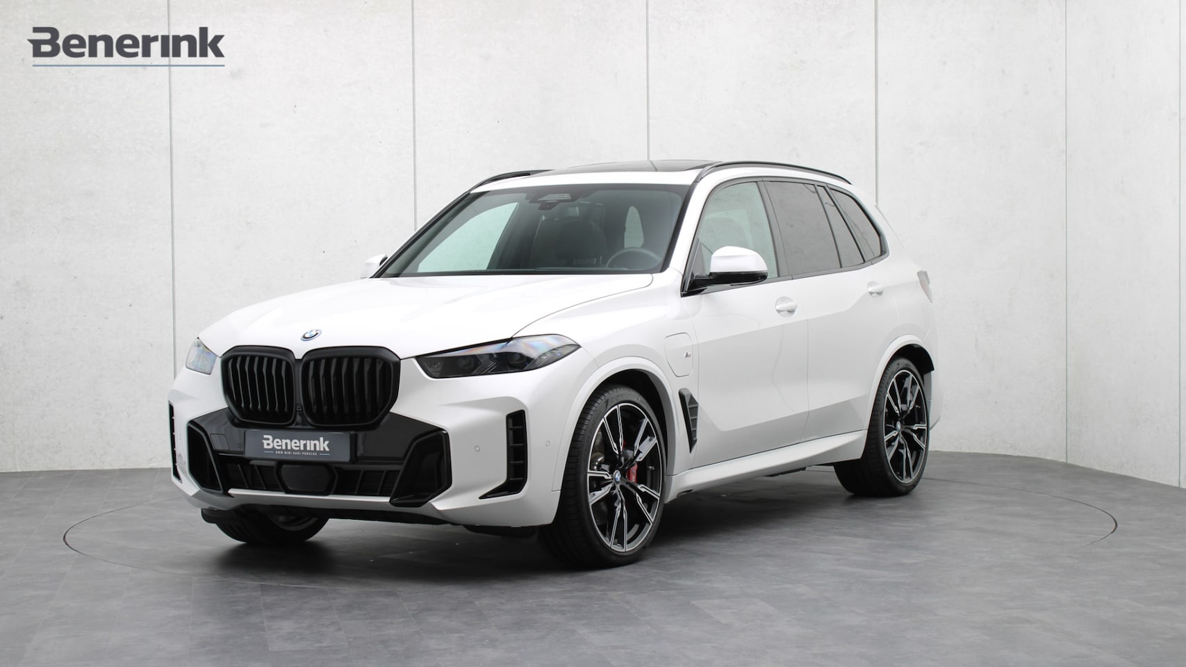 BMW X5 - xDrive50e M-Sport Pro | Stoelventilatie | Harman/Kardon | Panoramadak | Trekhaak | Head-up - AutoWereld.nl
