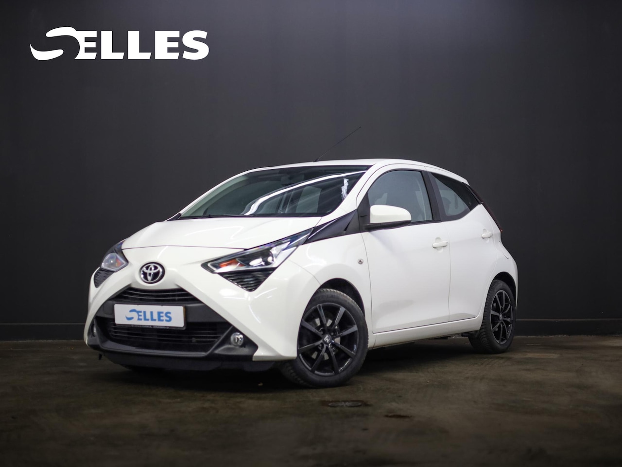Toyota Aygo - 1.0 VVT-i x-play | Camera | Cruise Control | Airco - AutoWereld.nl