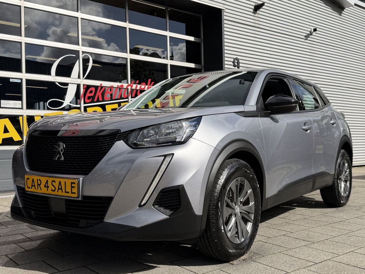 Peugeot 2008 - 1.2 PureTech Active Pack 23.000 KM - Apple CarPlay / Navigatie I Airco I LED I Sport velge - AutoWereld.nl