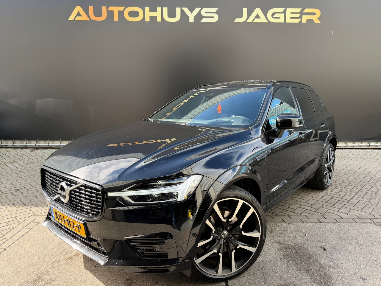 Volvo XC60 - 2.0 Recharge T8 AWD Inscription Pano 360 Leer Carplay H&K Hud Memory Massage - AutoWereld.nl
