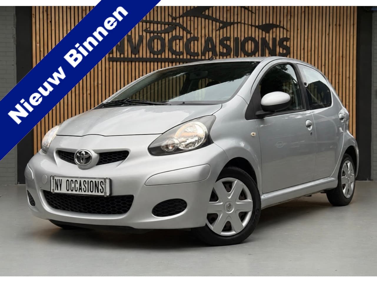 Toyota Aygo - 1.0-12V Comfort AIRCO/125DKM/5DRS/ELEKR/NAP/APK/CENTV! - AutoWereld.nl