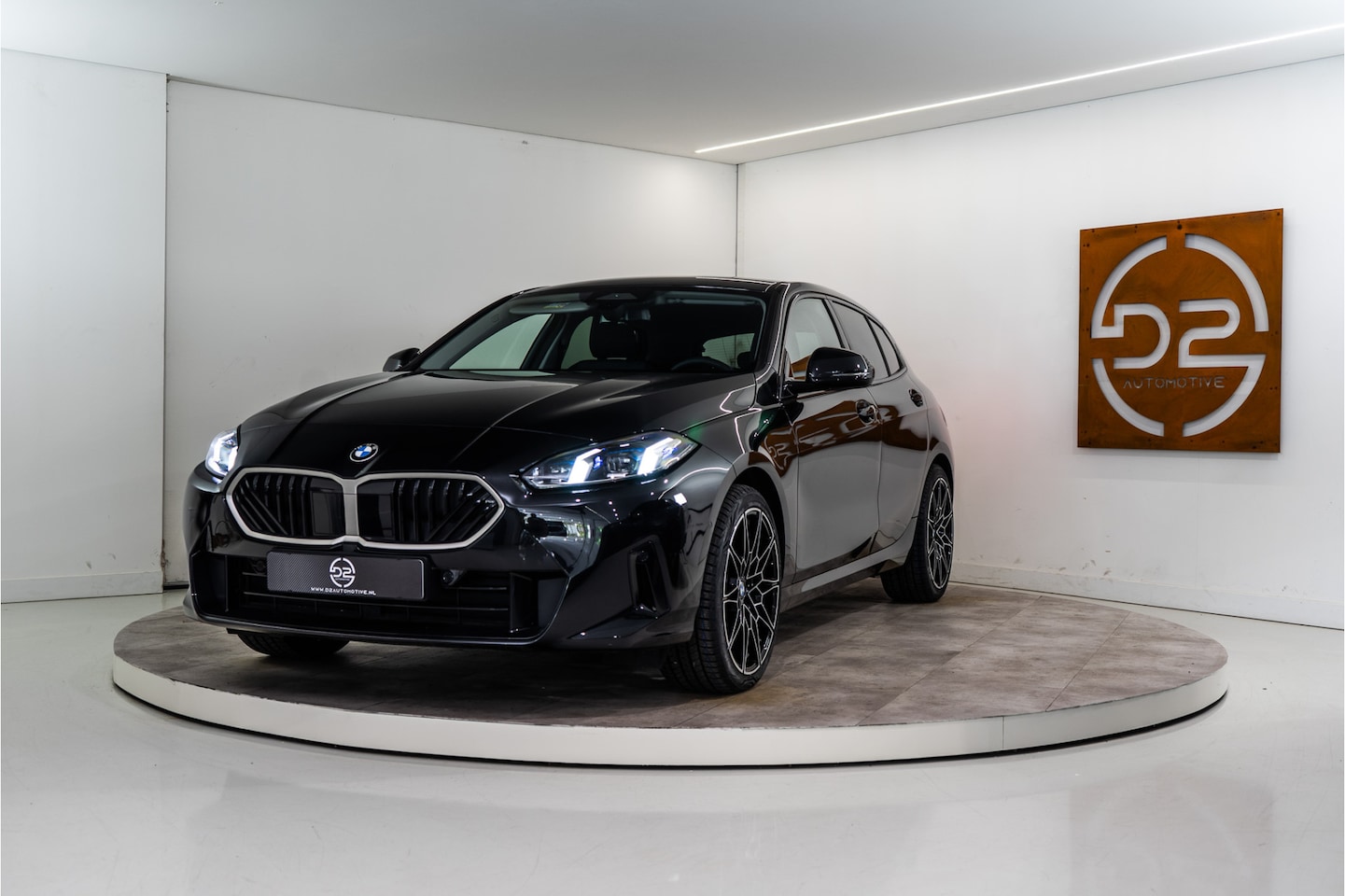BMW 1-serie - 120 Sport Premium 157PK | Facelift | Laser | Carplay | Comfort | Fabrieksgarantie - AutoWereld.nl