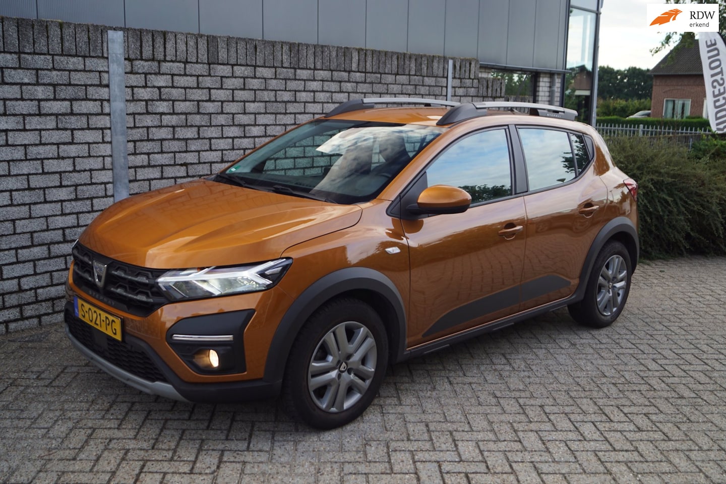Dacia Sandero Stepway - 1.0 TCe 90 Comfort Navi Cruise Trekhaak Camera PDC V+A Airco Elek Ramen Elek Spiegels - AutoWereld.nl