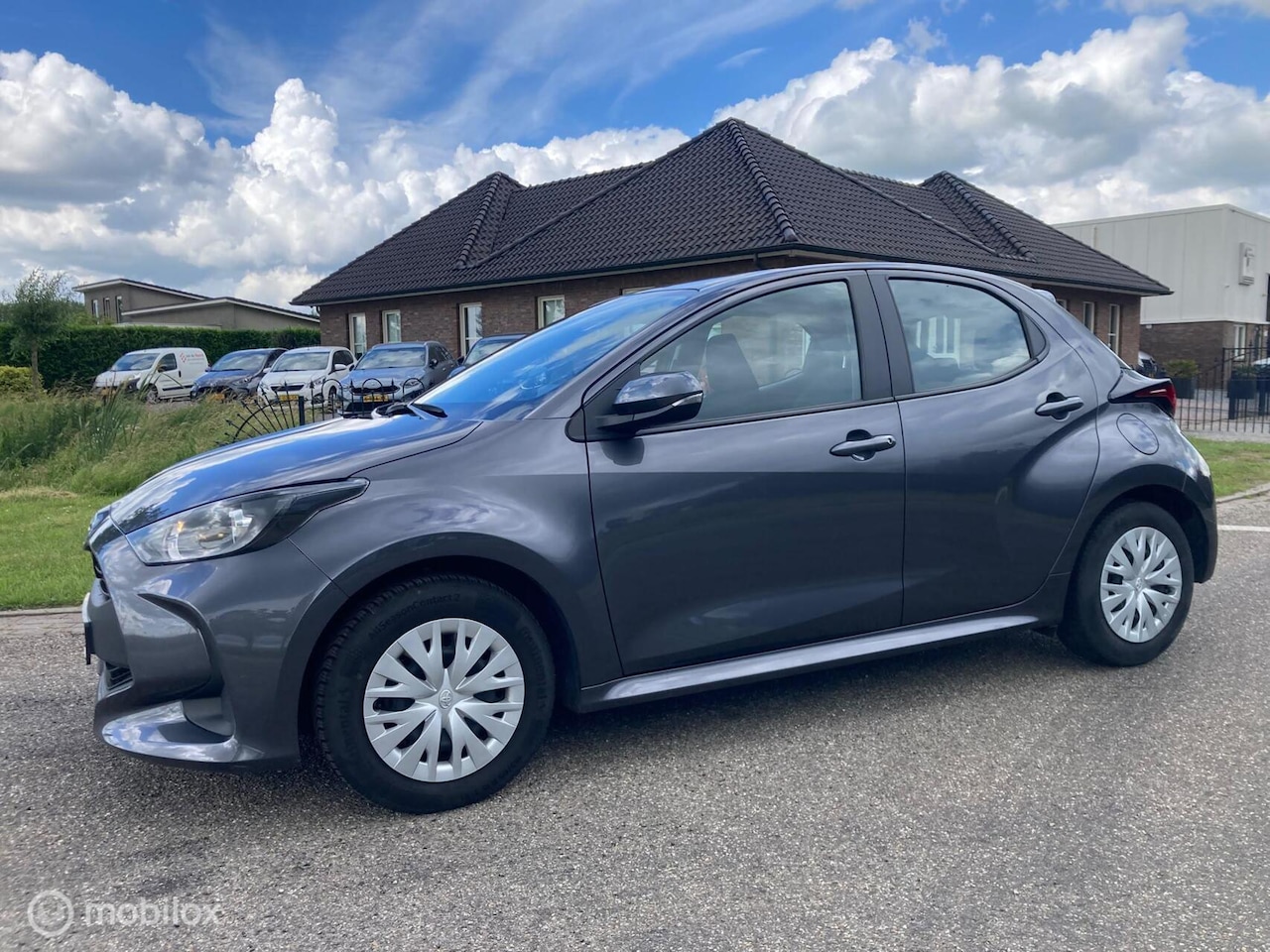 Toyota Yaris - 1.5 VVT-i Active 5 deurs airco camera carplay - AutoWereld.nl