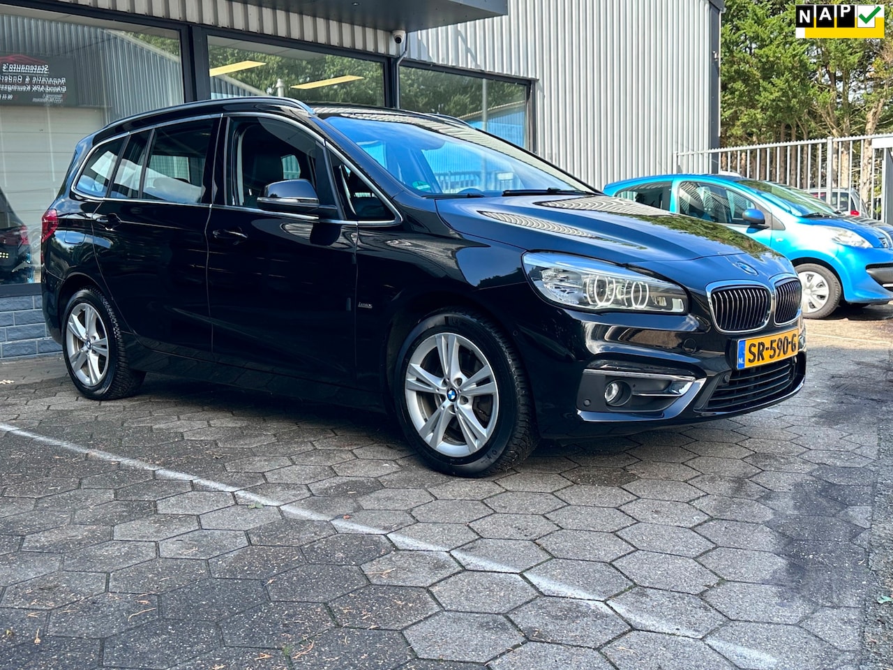 BMW 2-serie Gran Tourer - 218i 7p. Corporate Lease High Executive/Airco/ Leder/Trekhaak/ - AutoWereld.nl