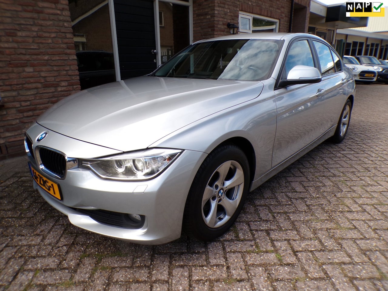BMW 3-serie - 320d EfficientDynamics Edition High Executive 320d EfficientDynamics Edition High Executive - AutoWereld.nl