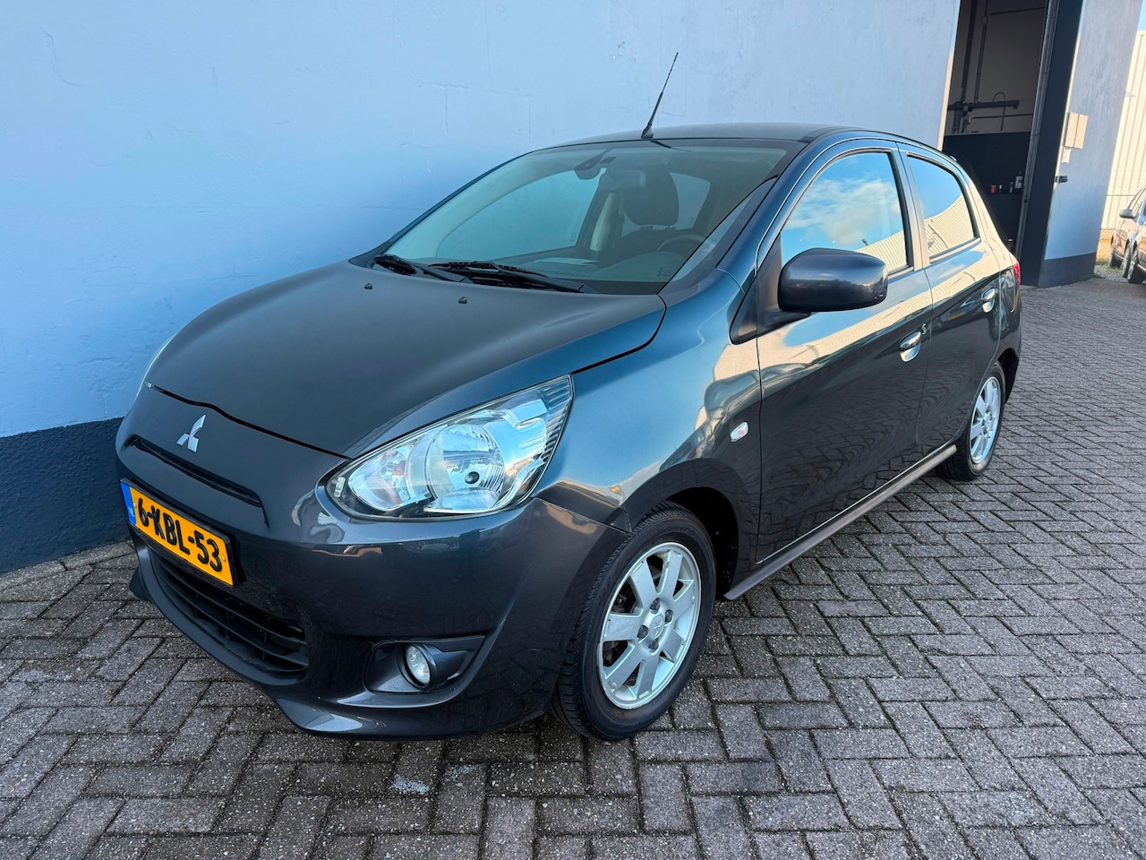 Mitsubishi Space Star - 1.0 Intense 5-Deurs - Climate Control - AutoWereld.nl