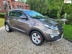 Kia Sportage - 2.0 Comfort Pack Airco, stoelverwarming, trekhaak APK 08-2027