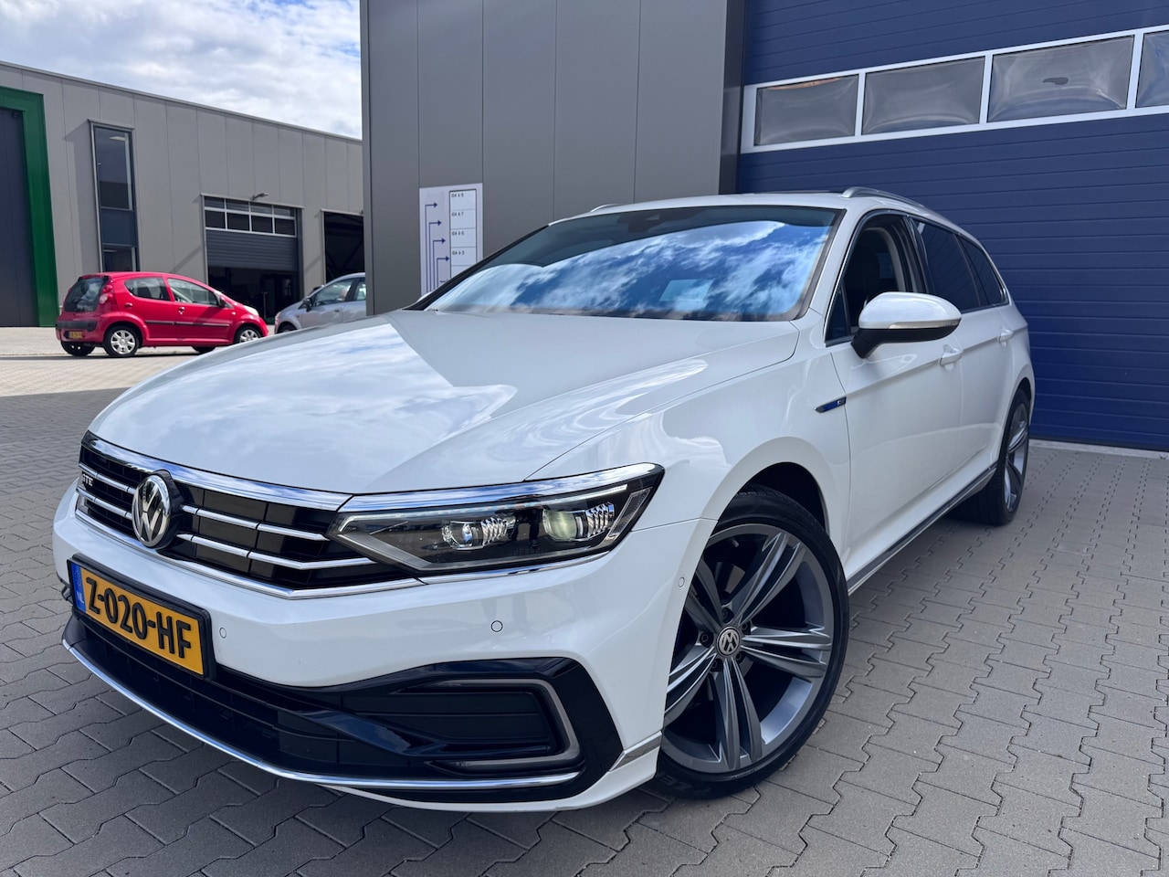 Volkswagen Passat Variant - 1.4 TSI PHEV GTE Business|HUD|panoramadak|standkachel|Vol opties!! - AutoWereld.nl