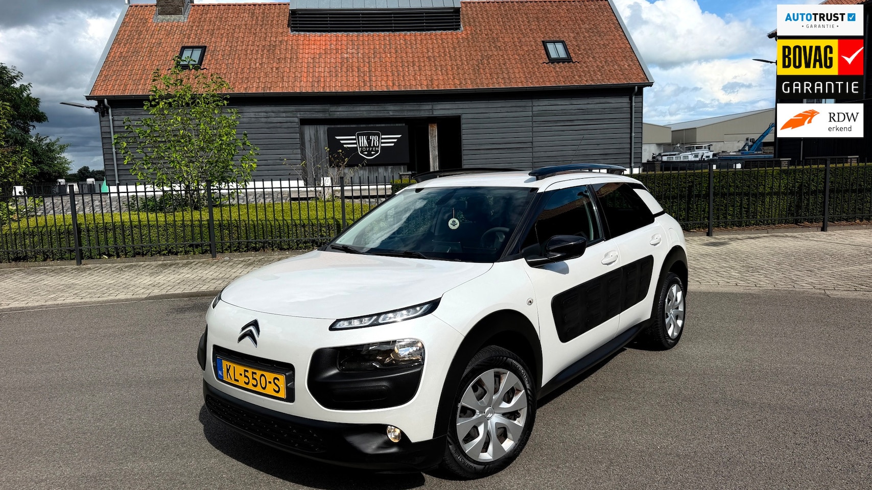 Citroën C4 Cactus - 1.2 Business Airco/Ecc Navigatie Trekhaak Pdc - AutoWereld.nl