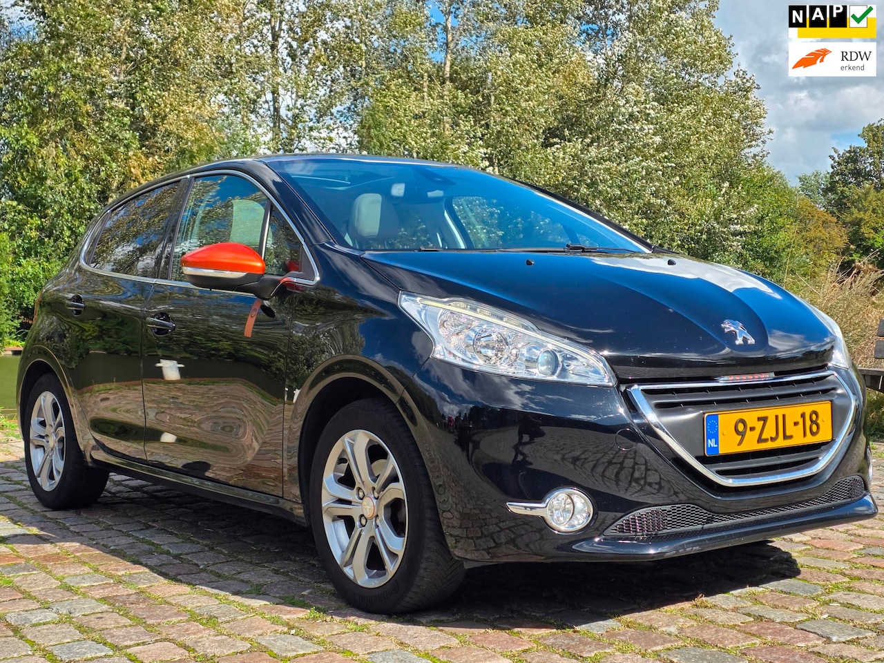 Peugeot 208 - 1.2 e-VTi Roland Garros Automaat 2e eigenaar dealer onderhouden leerbekeleding stoelverwar - AutoWereld.nl