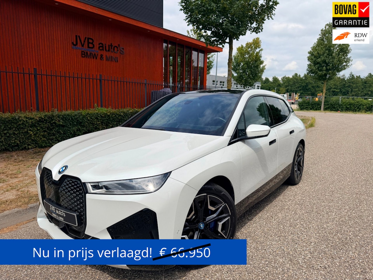 BMW iX - xDrive50 XDrive50, 112 kWh, Sportpakket, trekhaak, H&K, Pano, leder - AutoWereld.nl