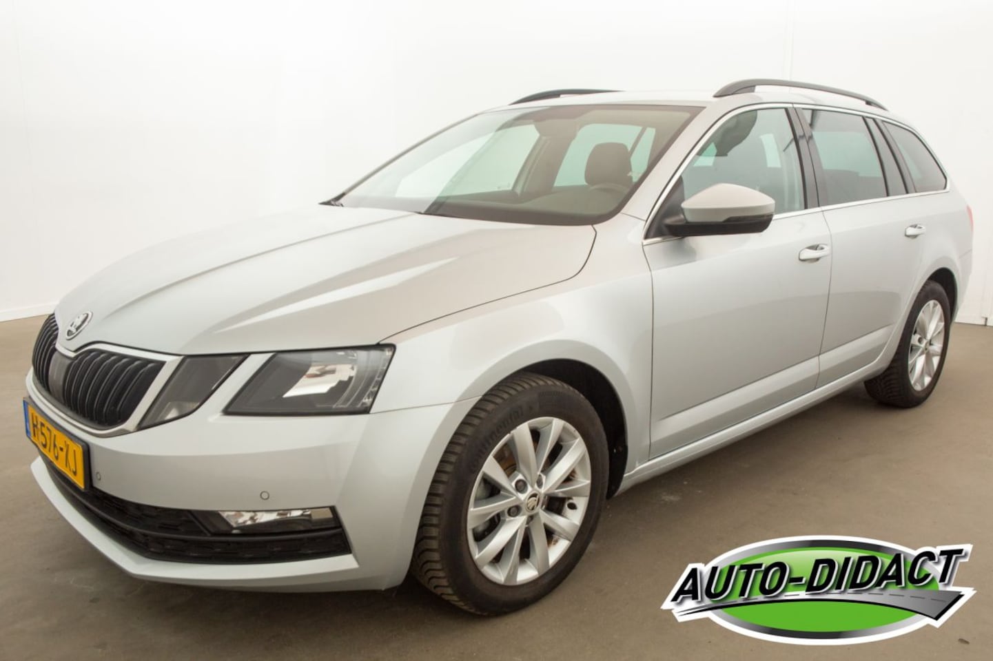 Skoda Octavia - 1.5 TSI Automaat Navi Clima Sport Business - AutoWereld.nl