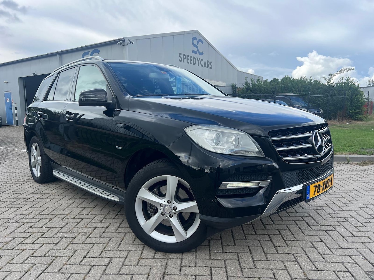 Mercedes-Benz M-klasse - 350 BlueTEC Leer Schuifdak Trekhaak Camera - AutoWereld.nl
