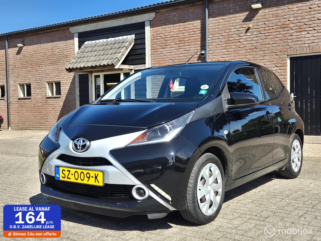 Toyota Aygo - 1.0 VVT-i x-cite I Automaat I Trekhaak I Camera I Cruise - AutoWereld.nl