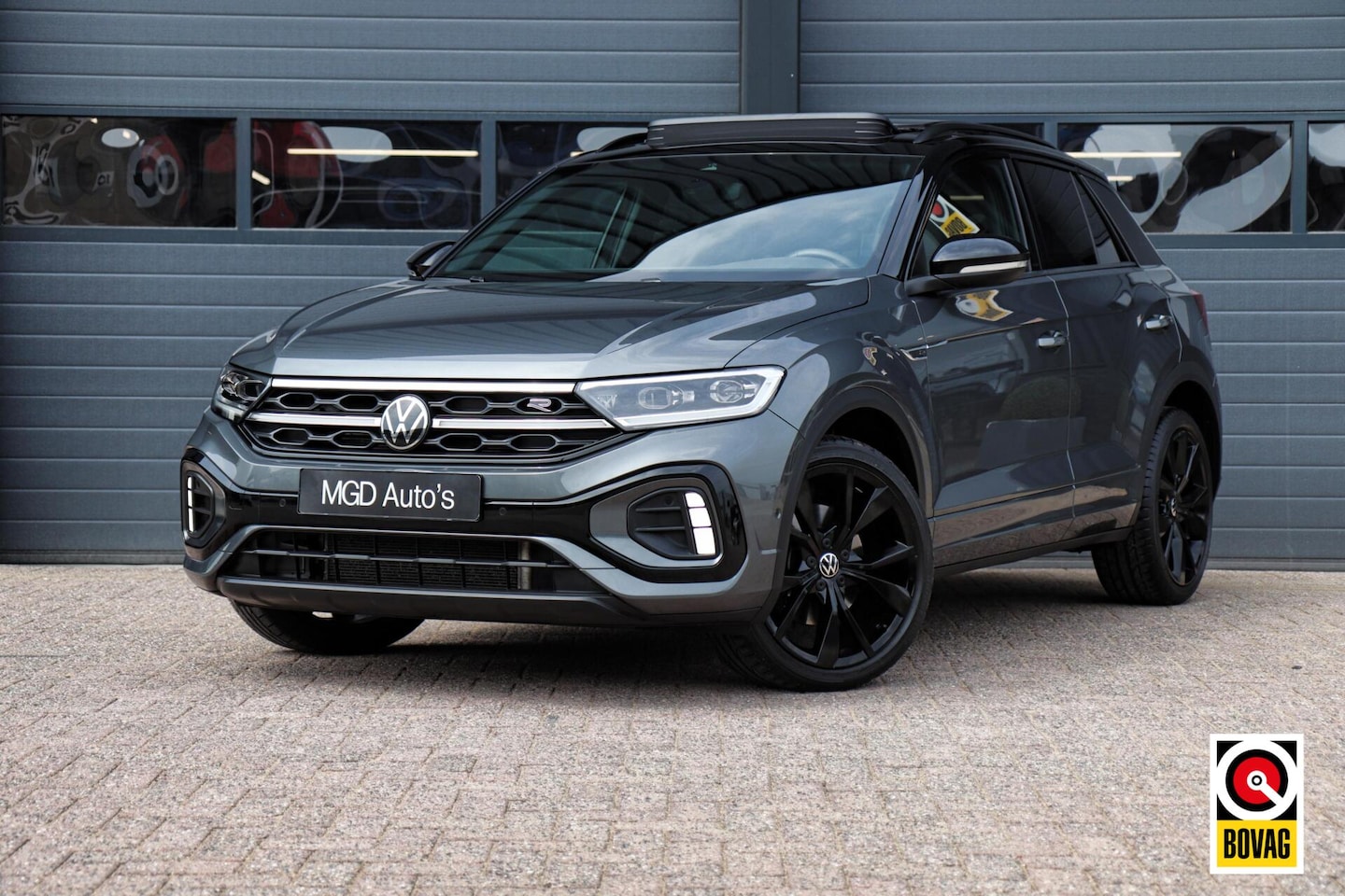 Volkswagen T-Roc - 1.5 TSI 3x R-Line|IQ-LIGHT|PANO|CAMERA|MEMORY|KEYLESS|STOELVERW.|CARPLAY|ELEK. KLEP - AutoWereld.nl