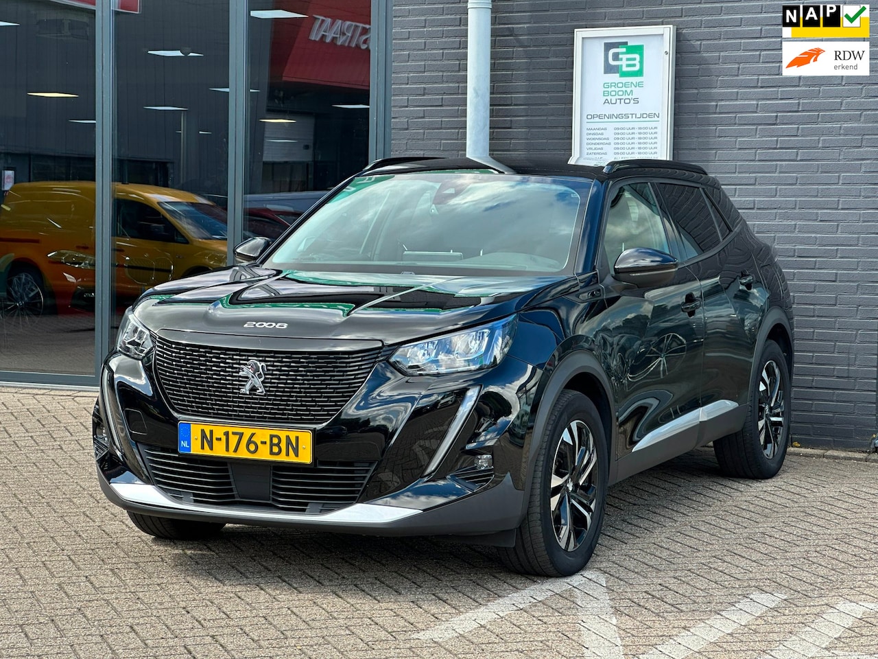Peugeot e-2008 - EV Blue Lease Allure 50 kWh/1STE EG/NAVI/CAMERA/NL AUTO-NAP!! - AutoWereld.nl