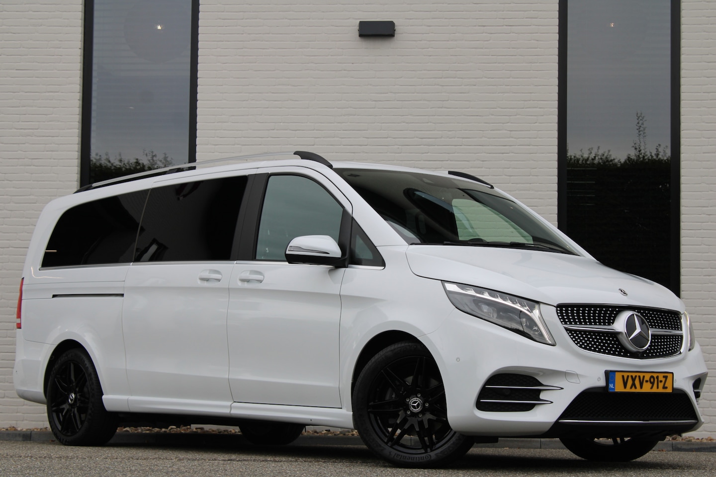 Mercedes-Benz V-klasse - 300d / XXL / DC / Elec Stoelen / Burmester / 360 Camera / Stoelkoeling / Vol Opties / NIEU - AutoWereld.nl