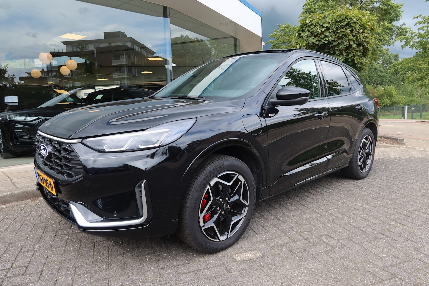 Ford Kuga - 2.5 PHEV ST-Line X I PANO I ELEC. TREKEHAAK I 19'' I WINTERPACK NL-auto ! - AutoWereld.nl