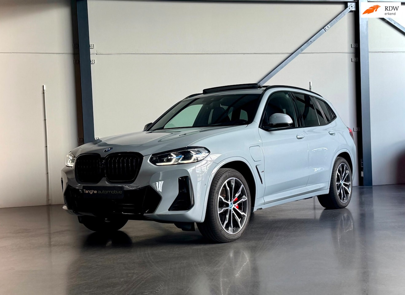 BMW X3 - XDrive30e M-Seats,ACC,Trekhaak,Carbon,HUD,Stuurverwarming,Leer - AutoWereld.nl
