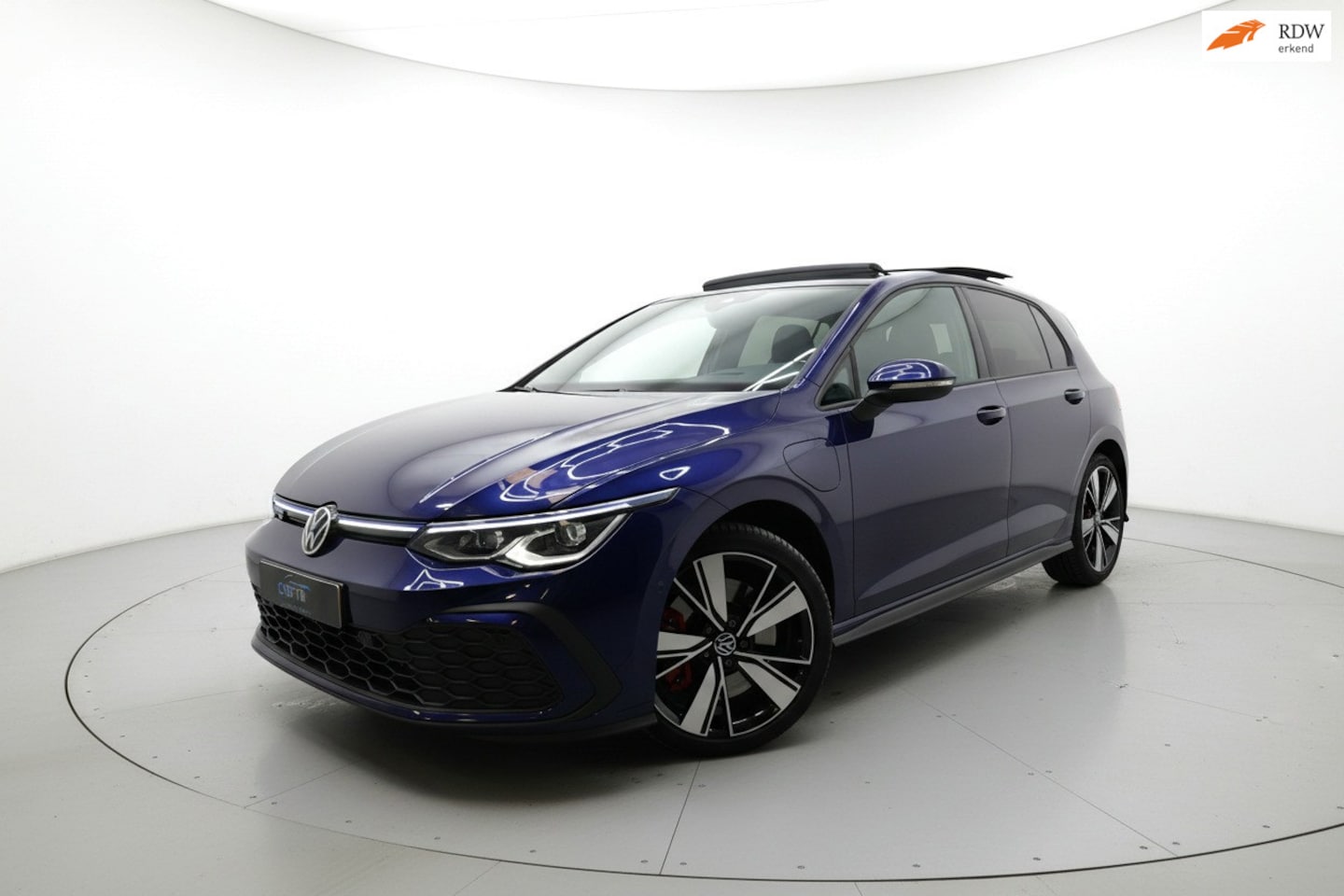 Volkswagen Golf - 8 1.4 eHybrid GTE PANO CAM ACC SFEER IQ HUD - AutoWereld.nl