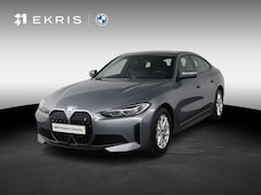 BMW i4 - eDrive40 84 kWh | Stoelverwarming | Navigatie | Parkeersensoren